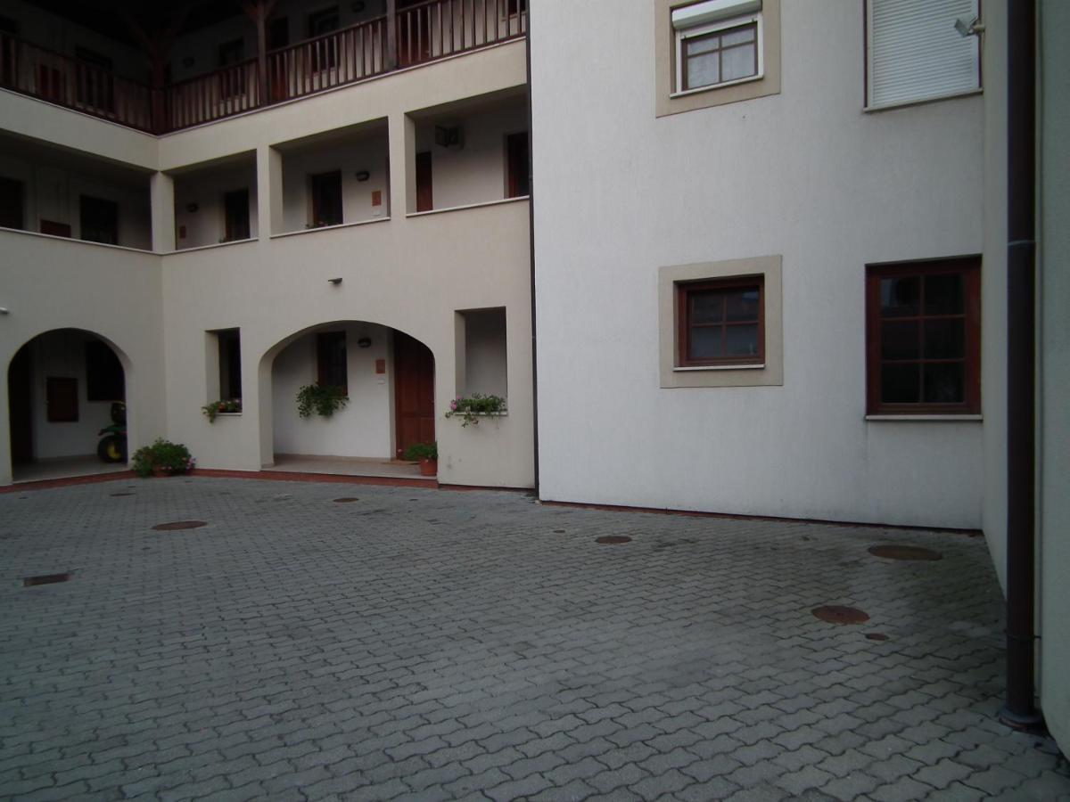 Modor Apartman Alsopahok Room photo